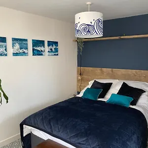 the-crest-bournemouth-modern-cosy-retreat-walk-to-beach.tophotelsbath.com/