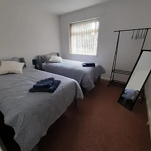 quiet-house-8-mins-from-nec-airport.hotelsin-nottingham.com/