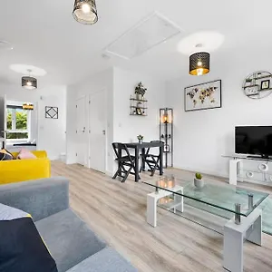 Fantastic Near Centre! Apartment
